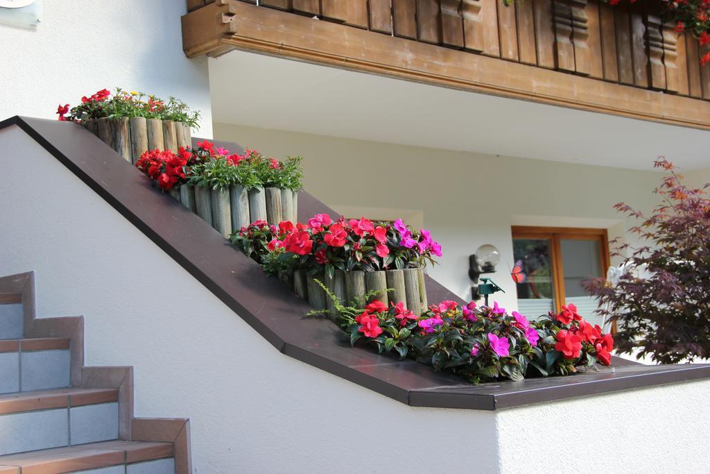 Aparthotel Garni Haus Hubertus Malles Venosta Dış mekan fotoğraf