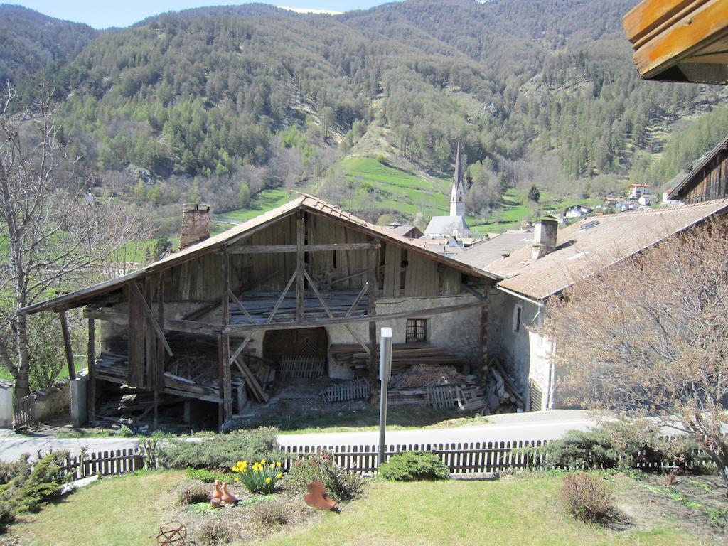 Aparthotel Garni Haus Hubertus Malles Venosta Dış mekan fotoğraf