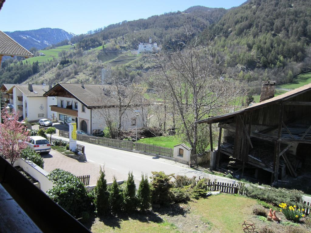 Aparthotel Garni Haus Hubertus Malles Venosta Dış mekan fotoğraf