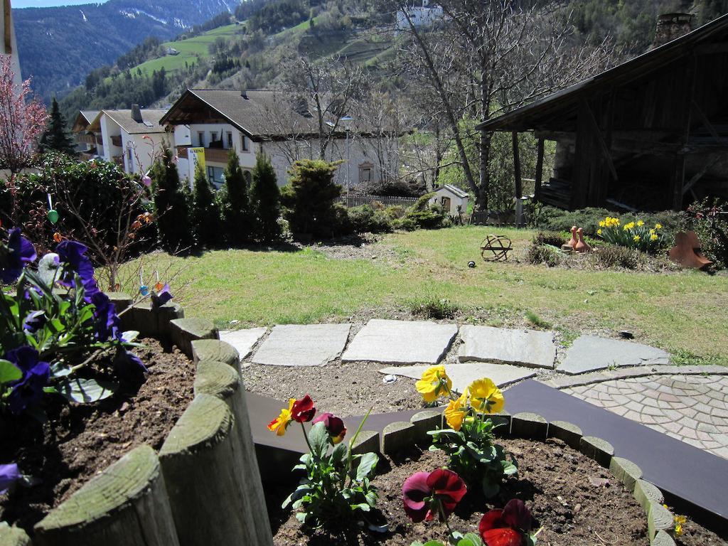 Aparthotel Garni Haus Hubertus Malles Venosta Dış mekan fotoğraf
