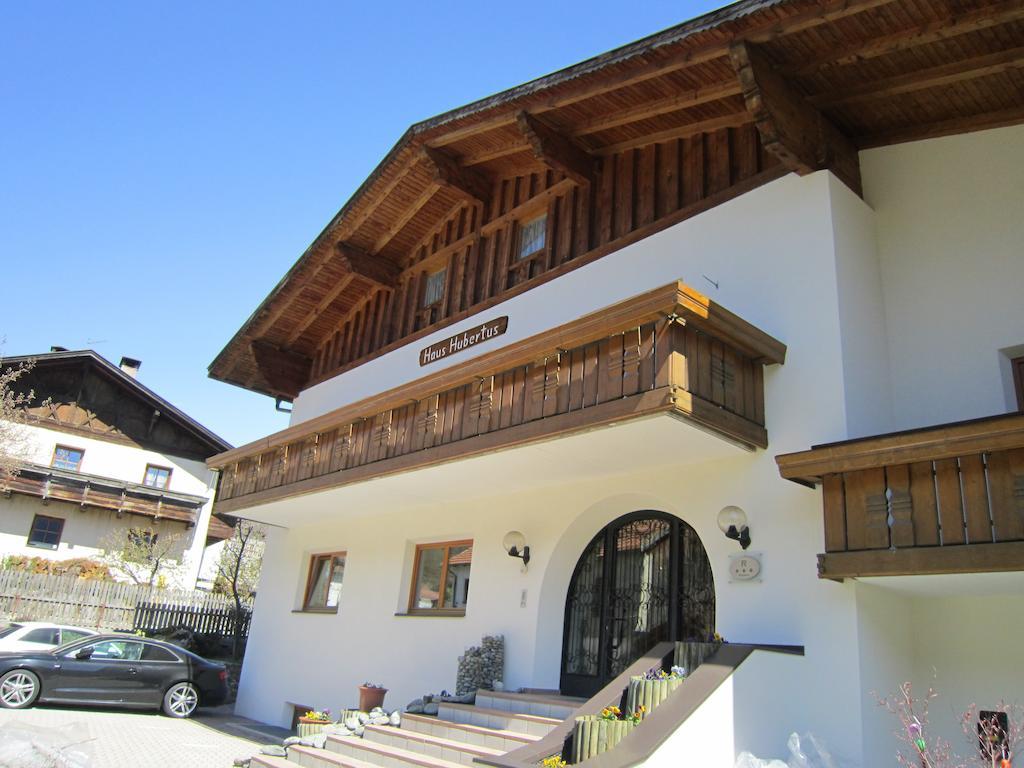 Aparthotel Garni Haus Hubertus Malles Venosta Oda fotoğraf