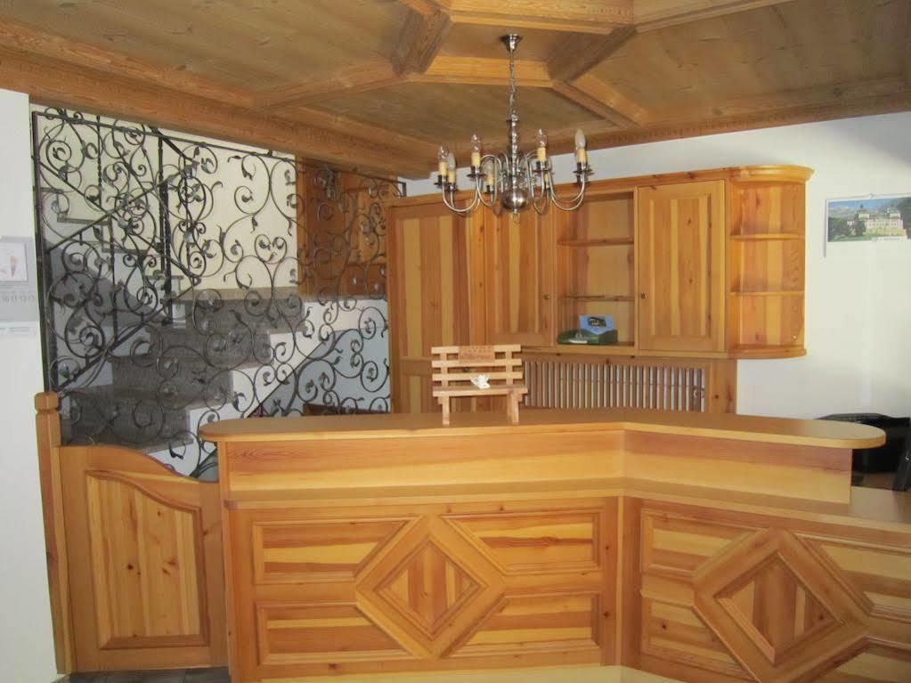 Aparthotel Garni Haus Hubertus Malles Venosta Dış mekan fotoğraf