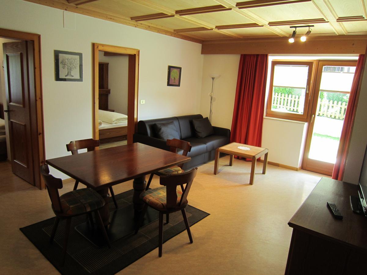 Aparthotel Garni Haus Hubertus Malles Venosta Dış mekan fotoğraf
