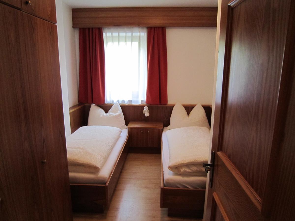 Aparthotel Garni Haus Hubertus Malles Venosta Dış mekan fotoğraf