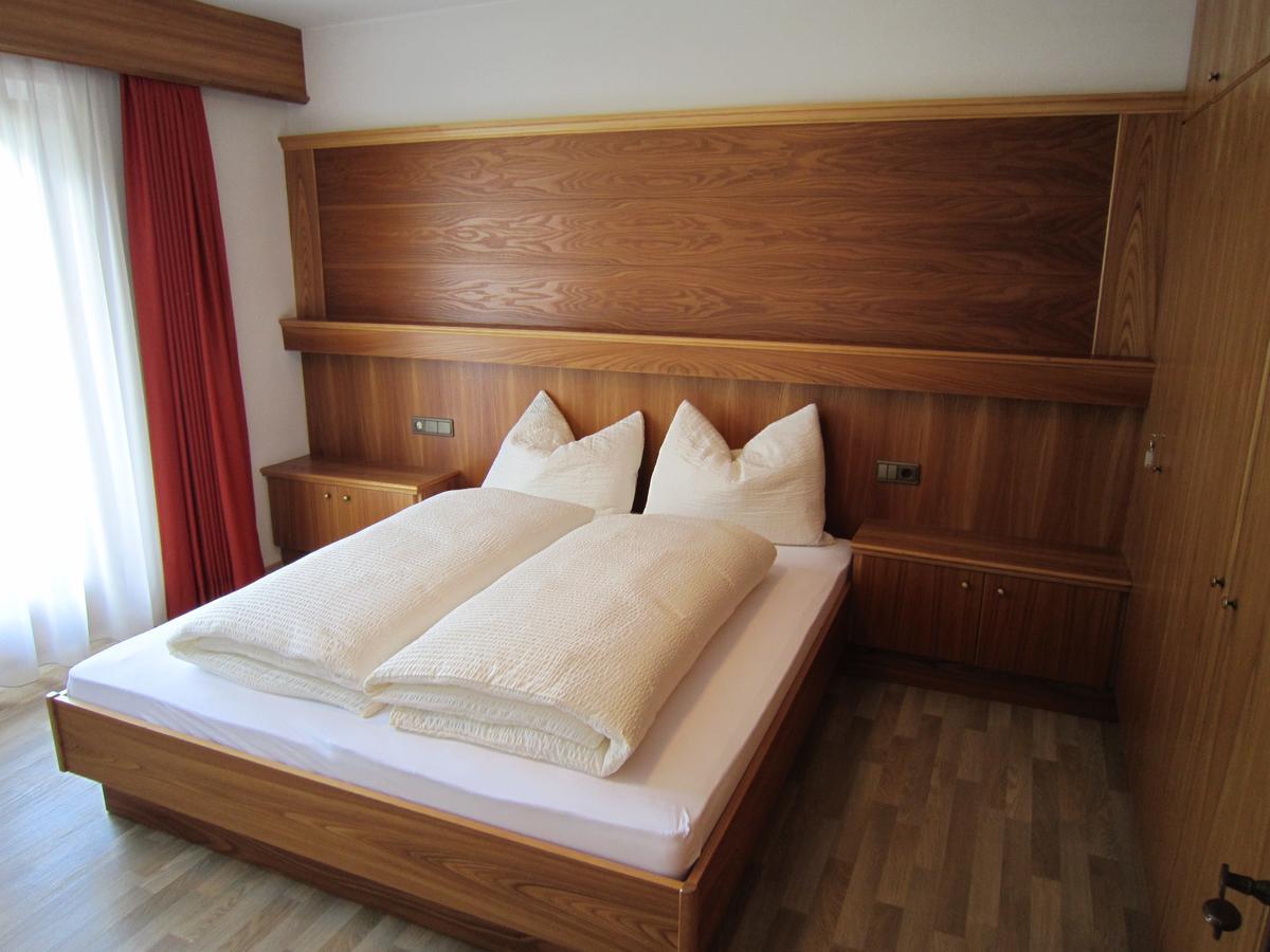 Aparthotel Garni Haus Hubertus Malles Venosta Dış mekan fotoğraf